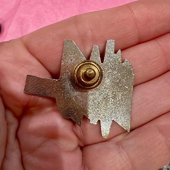 SUPER RARE Vintage SmashBox Smash Box Cosmetics Makeup Logo Pin Dean Max Factor - Picture 2 of 4